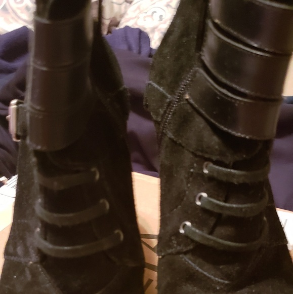 Nine West boots - Picture 2 of 4